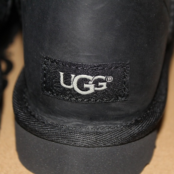NIB UGG Waterproof Leather Shearling Classic Short Shearling Lined Boots Black - Picture 7 of 9